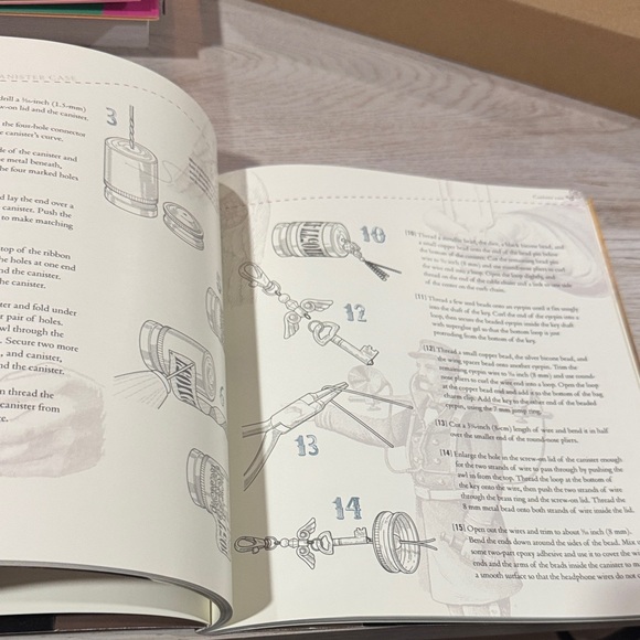 Vintage 1st Edition Craft book Steampunk Accessories Book Barrons - Picture 9 of 14